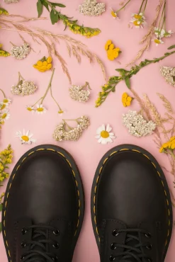 1460 Greasy Enkellaarzen In Zwart