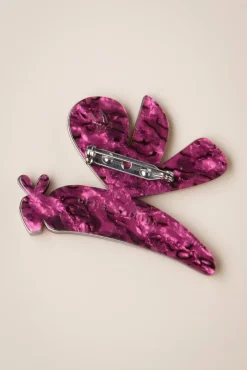 A Dragonfly Named Buzz Broche