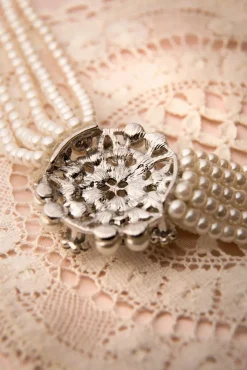 Audrey Creme Parel Choker Ketting