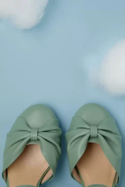 Ava Heart Stopper Pumps In Saliegroen