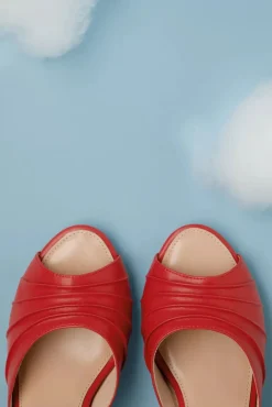 Ava Solemate Slip On Muiltjes In Rood