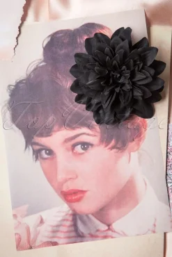 Bloemenhaarclip En Broche In Zwart