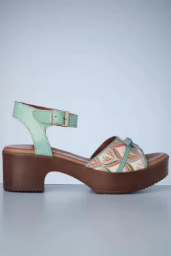 Bora Flower Platform Sandals In Ijsblauw