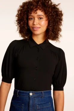 Carina Ecovero Lichte Blouse In Zwart