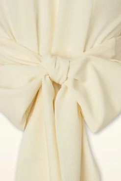 Darla Wikkelblouse Met Korte Mouwen In Antiek Wit