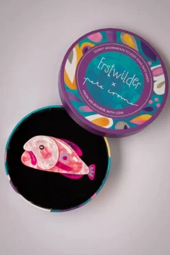 De Blissful Blobfish Broche