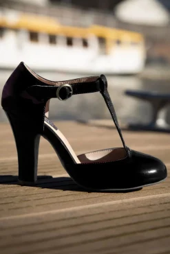 June Effortlessly Elegant Lakpumps In Zwart