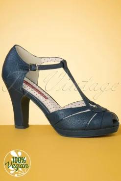 Lacey Art Deco T-Strap Pumps In Mat Marineblauw