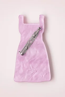 No Strings Attached Broche