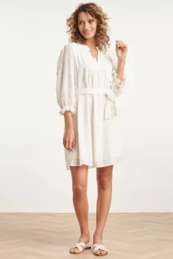 Ruth Geborduurde Jurk In Wit