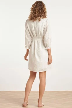 Ruth Geborduurde Jurk In Wit