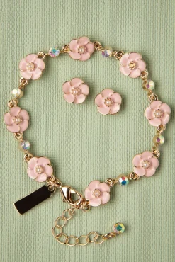 Small Rose Oorstekers In Zacht Roze