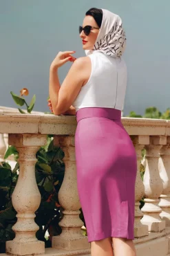 The Kellie Pencil Jurk In Gebroken Wit En Donker Magentaroze