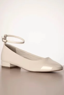 Trixie Lak Ballerina Pumps In Creme